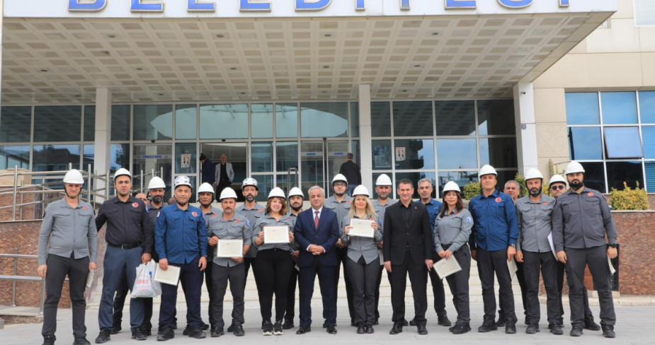 Eğitimleri Başarı ile Tamamlayan ELBAK’a Belgeleri Takdim Edildi