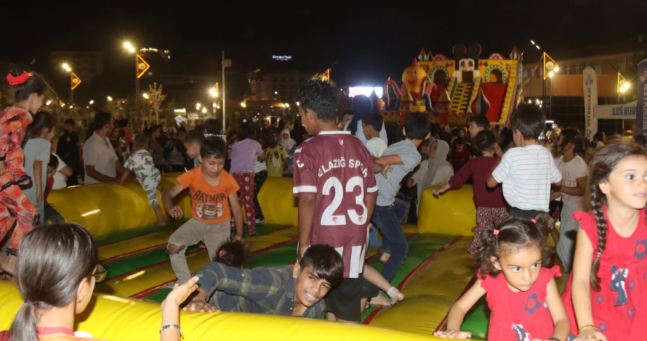 Elazığ Belediyesi Çocuk Şenlikleri Başladı