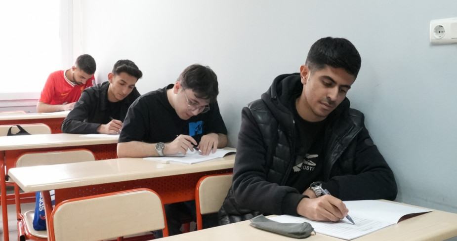 Elazığ Belediyesi, Gençlere Eğitim Desteğini Sürdürüyor