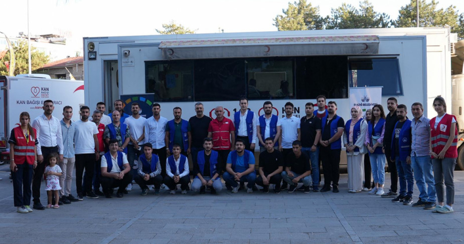 Elazığ Belediyesi Gençlik Meclisi Tarafından Kan Bağışı Desteği