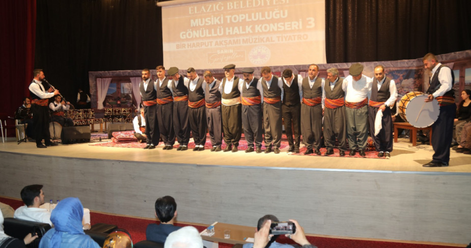 Elazığ Belediyesi Gönüllü Halk Korosu, Elazığlıları İlk Defa Müzikal Tiyatro İle Buluşturdu