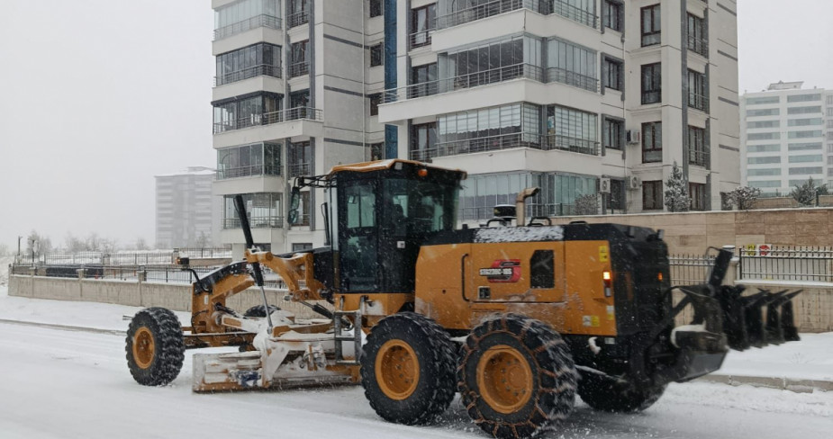 Elazığ Belediyesi Karla Mücadele Ekipleri Sahada