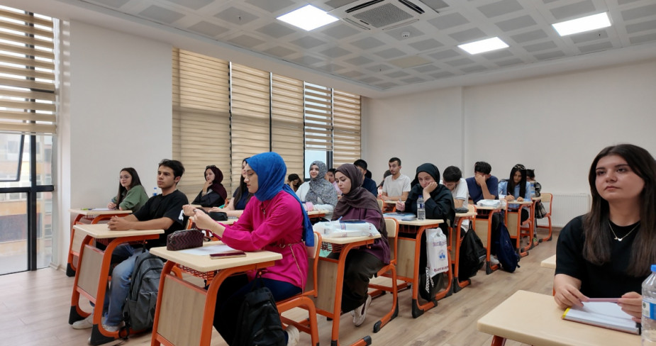 Elazığ Belediyesi’nden Gençlere Güçlü Eğitim Desteği