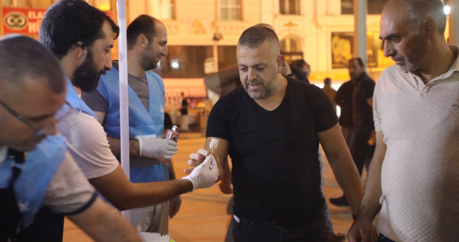 Elazığ Belediyesi’nden Kandil İkramı