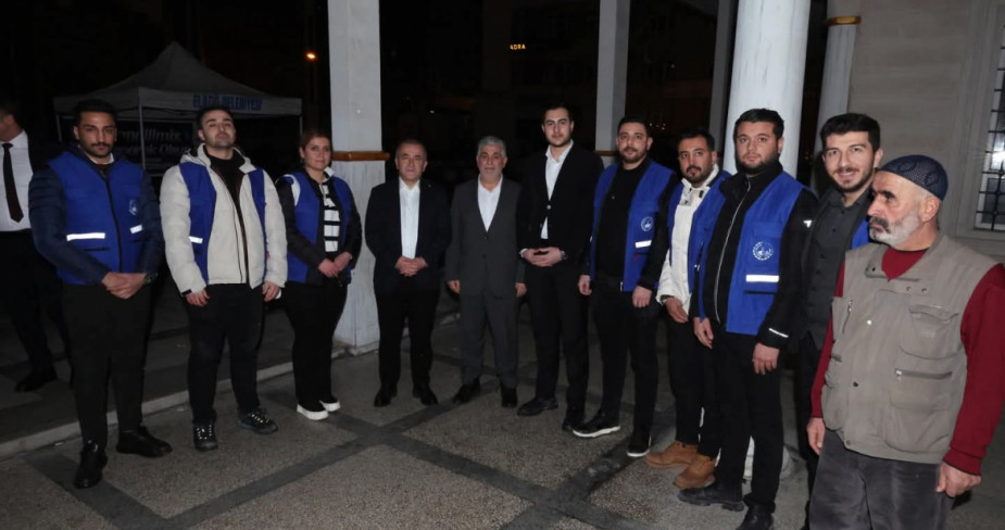 Elazığ Belediyesi’nden Kandil Simidi ve Süt İkramı