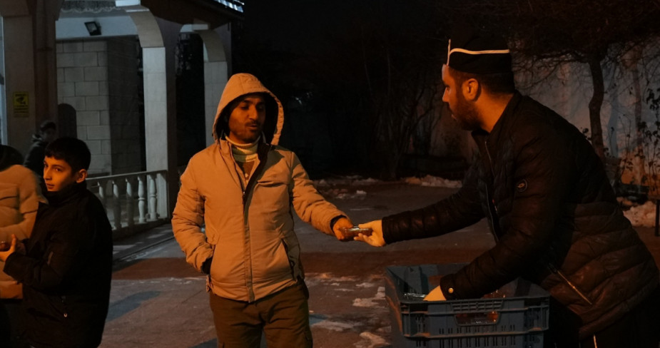 Elazığ Belediyesi'nden Miraç Kandili'nde Kandil Simidi ve Tatlı İkramı