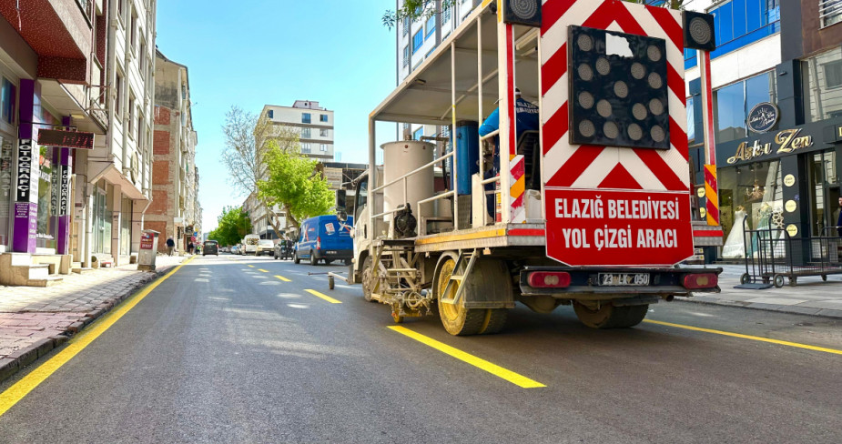 Elazığ Belediyesi Tarafından, Asfaltlanan Yolların Çizgileri Çekildi