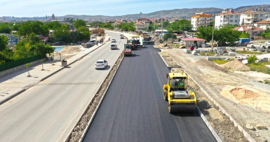 ELAZIĞ BELEDİYESİ, YOL BAKIM-ONARIM VE GENİŞLETME ÇALIŞMALARINI SÜRDÜRÜYOR