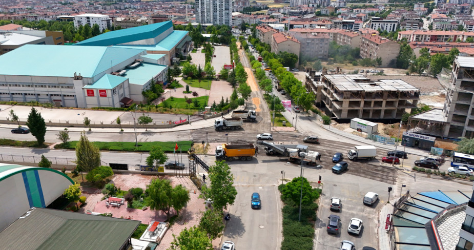 Elazığ Belediyesi, Yol Yenileme Çalışmalarını Aralıksız Sürüyor