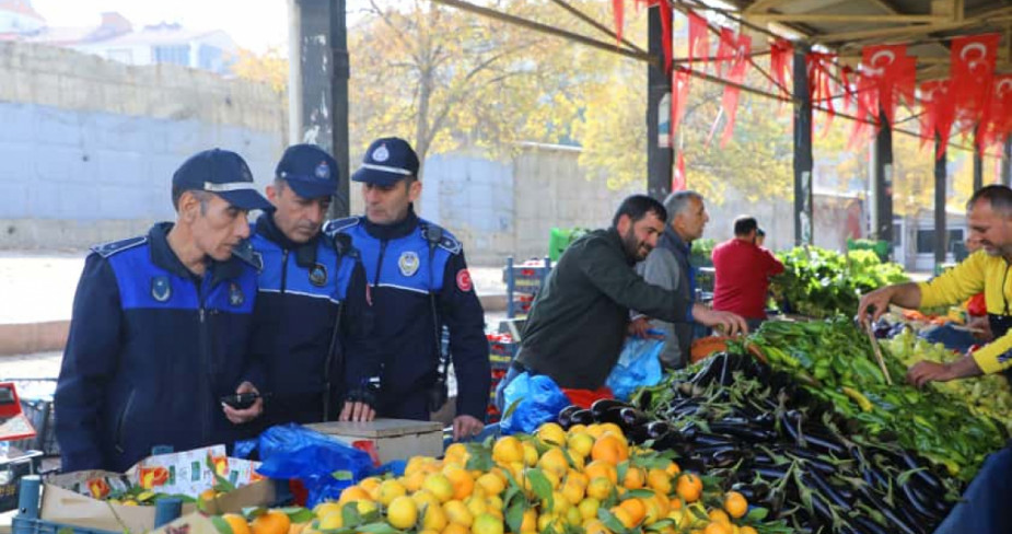 Elazığ Belediyesi Zabıta Ekiplerinden Pazar Yerlerine Denetim