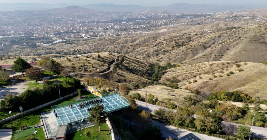 ESMEK’ten Harput Cam Seyir Terası’nda Örgü Etkinliği
