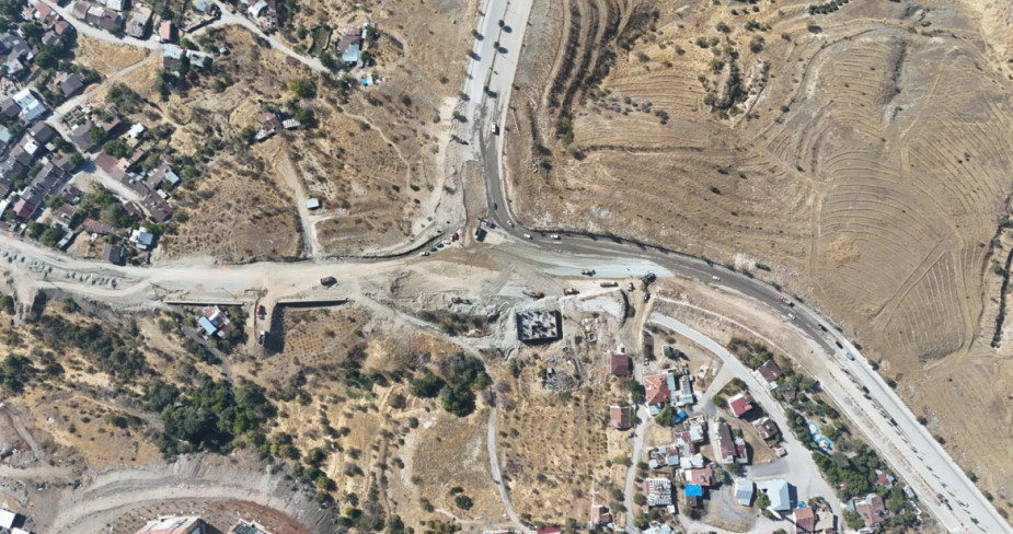 HAMDİ BAŞARAN CADDESİ’NDE ÇALIŞMALAR SÜRÜYOR