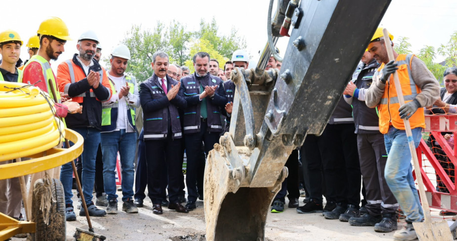Şahinkaya Mahallesi Doğal Gaza Kavuşuyor, İlk Kazma Vuruldu