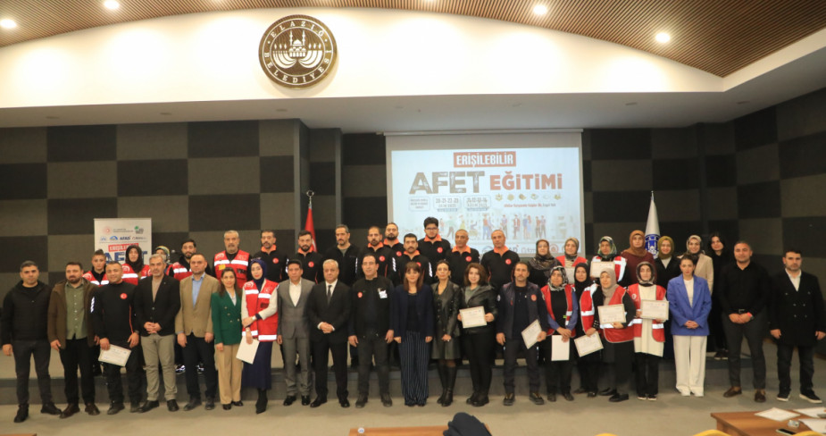 Tamamlanan “Erişilebilir Afet Eğitimi Projesi”nin Söyleşi Ve Sertifika Programı Yapıldı