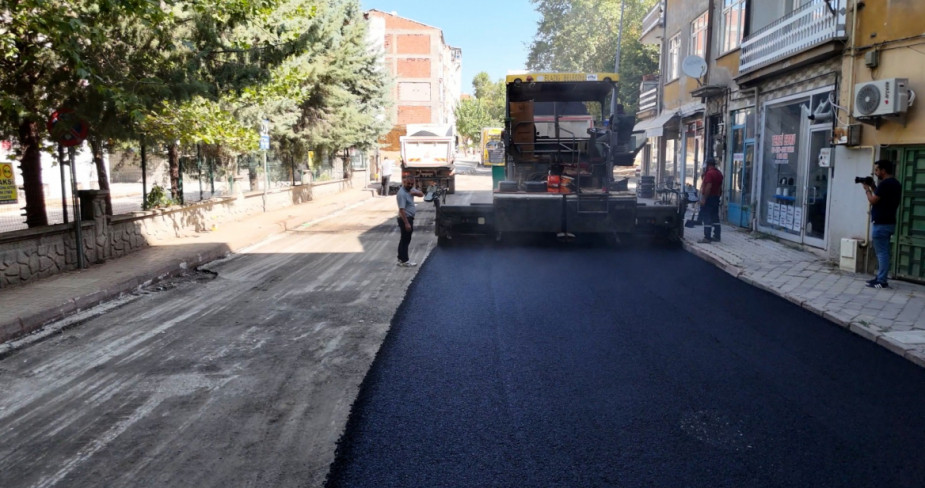 Üniversite Mahallesi ve Yeni Mahalle’nin Yolları Yenilendi