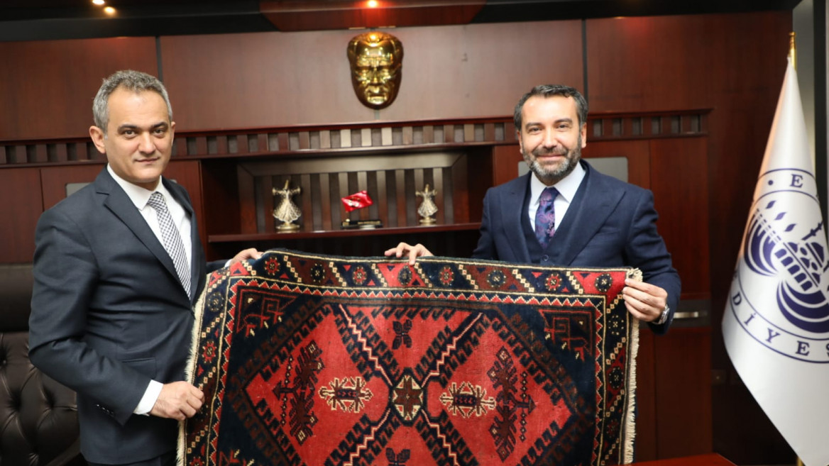 Milli Eğitim Bakanı Özer, Elazığ Belediyesi'ni Ziyaret Etti