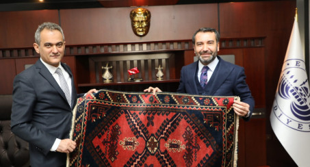 Milli Eğitim Bakanı Özer, Elazığ Belediyesi'ni Ziyaret Etti