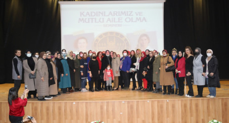 'Mutlu Aile Olma' Seminerine Kadınlardan Büyük İlgi