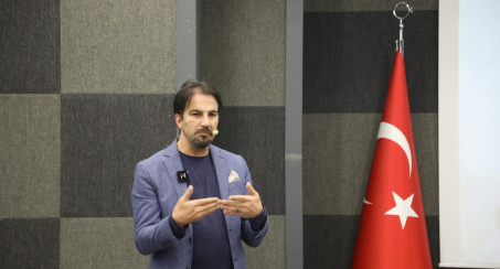 Ramazan Ayı Etkinliklerine Ömer Çelik Konuk Oluyor