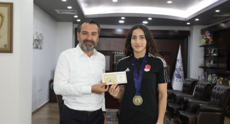 Sporcumuz Gizem Özer EUBC U-22 Avrupa Şampiyonası İçin Karadağ'a Gitti