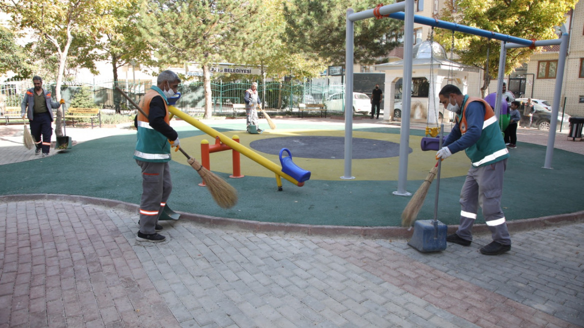 Üniversite Mahallesi'nde Kapsamlı Temizlik Çalışması