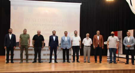 USTA SANATÇI BÜNYAMİN EROĞLU İÇİN ANMA PROGRAMI DÜZENLENDİ