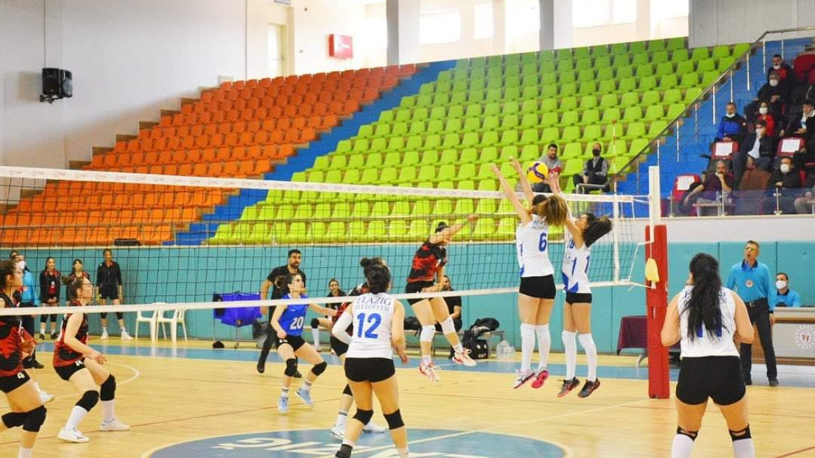 Voleybol Takımımız, Play-Off Gruplarına Katılmaya Hak Kazandı
