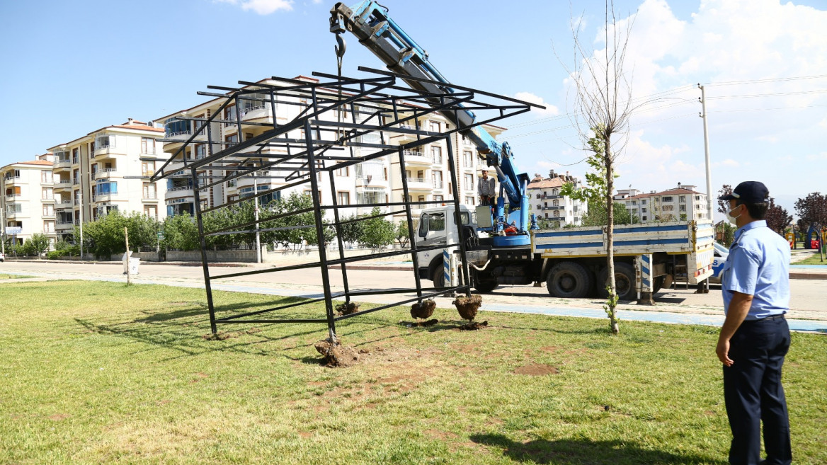 Zabıta Kaçak Büfeye Göz Yummadı