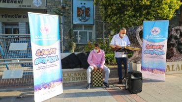 SOKAKLA İÇ İÇE BİR KÜLTÜR SANAT ŞEHRİ