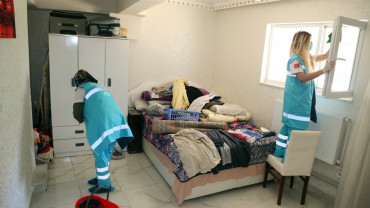 YAŞLI VE BAKIMA MUHTAÇ KİŞİLERE EV TEMİZLİĞİ HİZMETİ