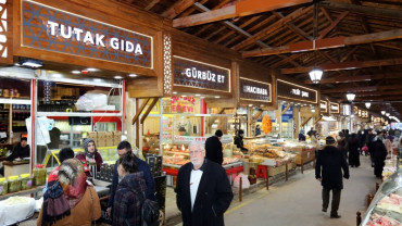 TİCARET DOĞDUĞU SOKAKLARA GERİ DÖNÜYOR