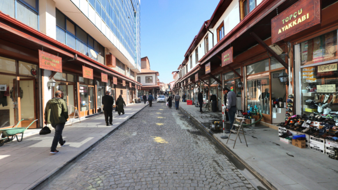TİCARET DOĞDUĞU SOKAKLARA GERİ DÖNÜYOR